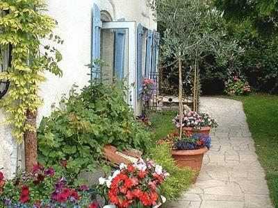 Logis Hotel La Grange Du Relais Коломбе-ле-Дез-Еґліз Екстер'єр фото