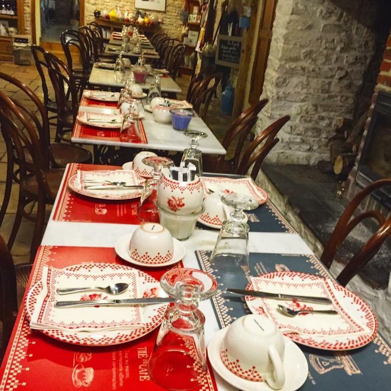 Logis Hotel La Grange Du Relais Коломбе-ле-Дез-Еґліз Екстер'єр фото
