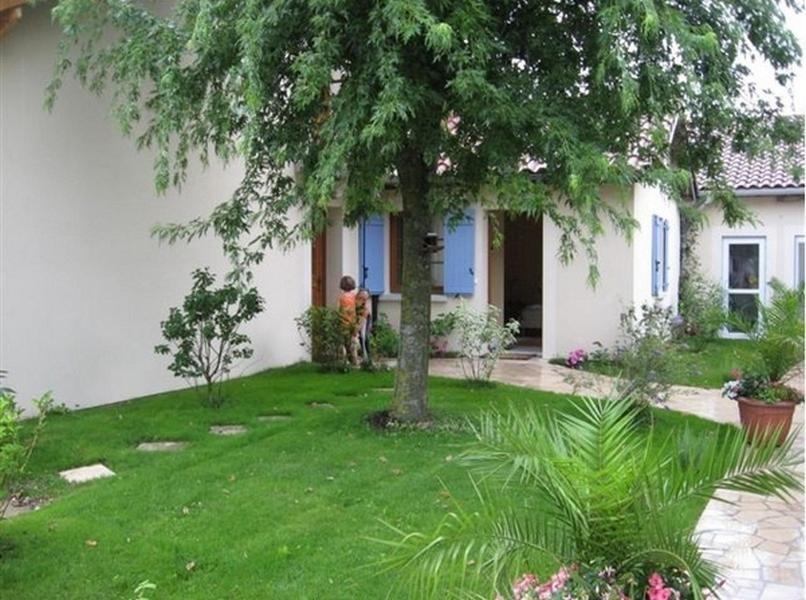 Logis Hotel La Grange Du Relais Коломбе-ле-Дез-Еґліз Екстер'єр фото